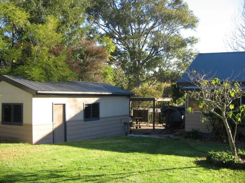 12 Hale Avenue, Nowra NSW 2541