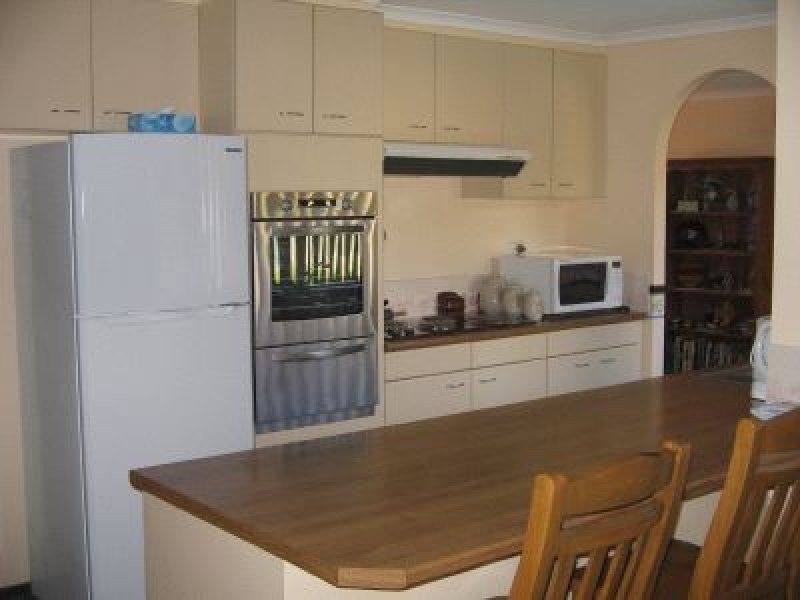 17 Monk Crescent, Bomaderry NSW 2541