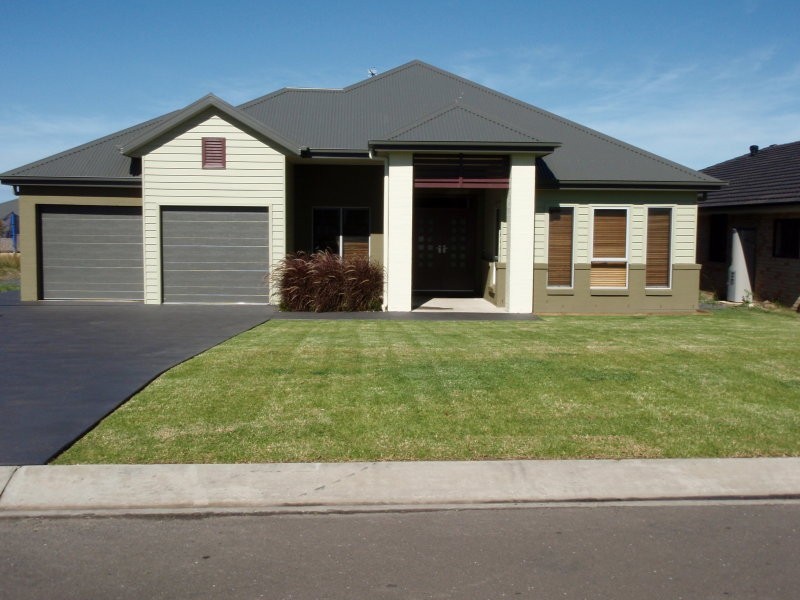 11 Lacebark Grove, Worrigee NSW 2540