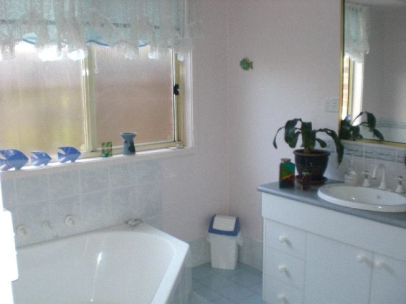 30 Illawarra Circuit, Worrigee NSW 2540