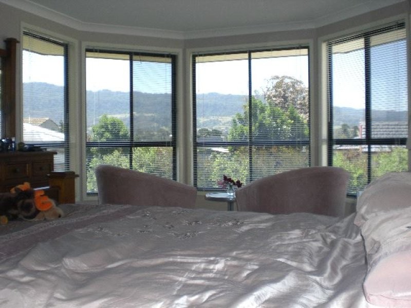 24 Emerald Drive, Meroo Meadow NSW 2540