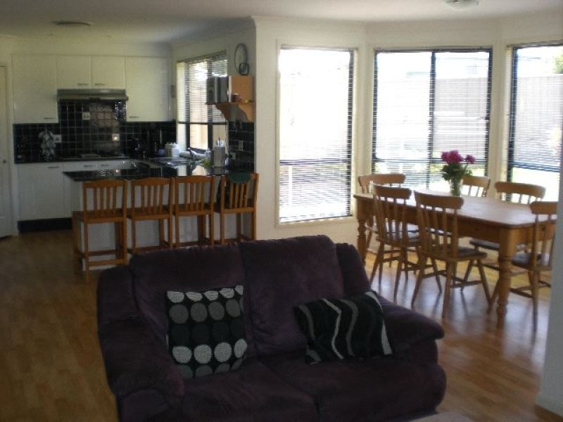 24 Emerald Drive, Meroo Meadow NSW 2540