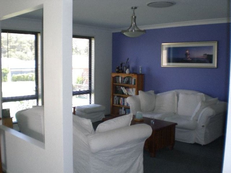 24 Emerald Drive, Meroo Meadow NSW 2540