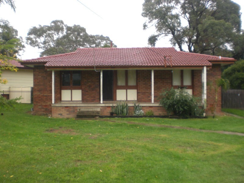 7 Queenborough Street, Nowra NSW 2541