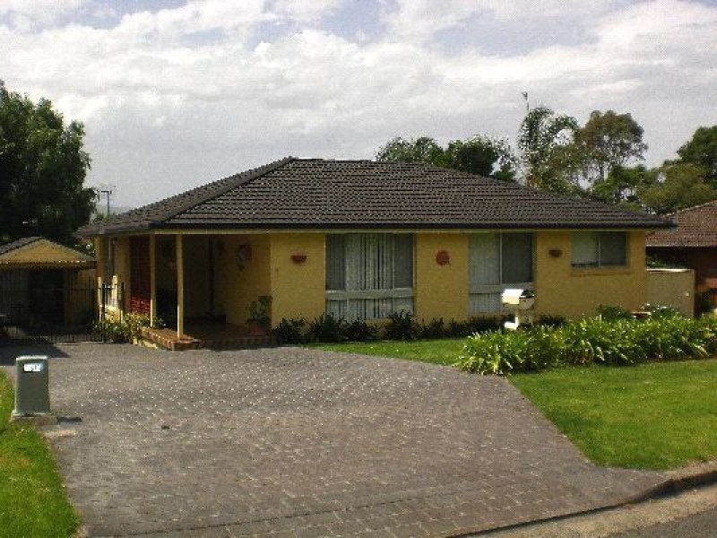 9 Yeovil Drive, Bomaderry NSW 2541