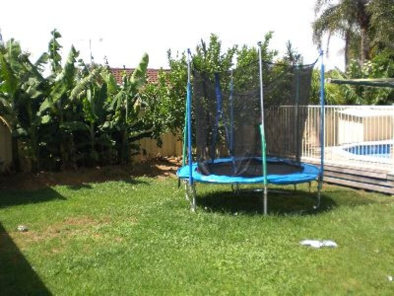 9 Yeovil Drive, Bomaderry NSW 2541