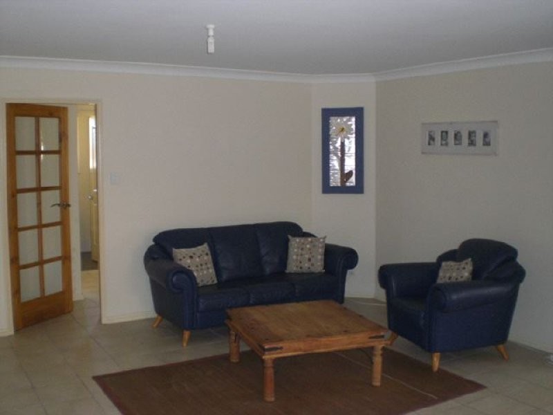 5 Bluewattle Road, Worrigee NSW 2540