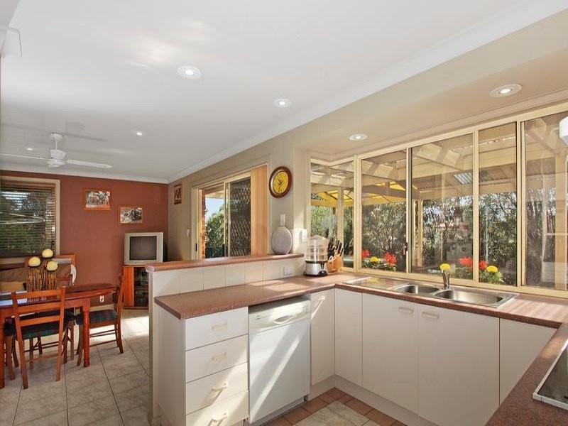 14 Robinia Way, Worrigee NSW 2540