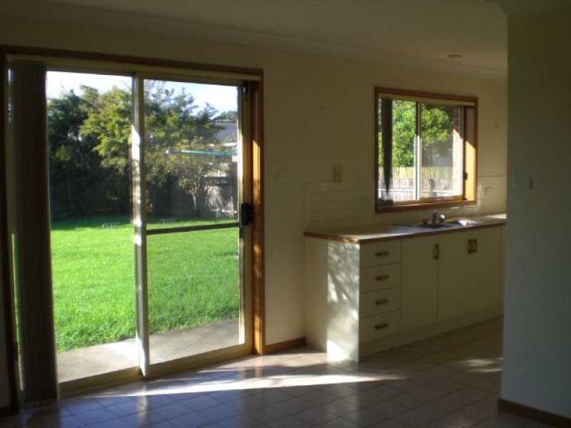 2 Farrelly Place, Bomaderry NSW 2541