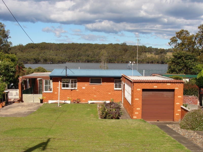 18 Crookhaven Drive, Greenwell Point NSW 2540