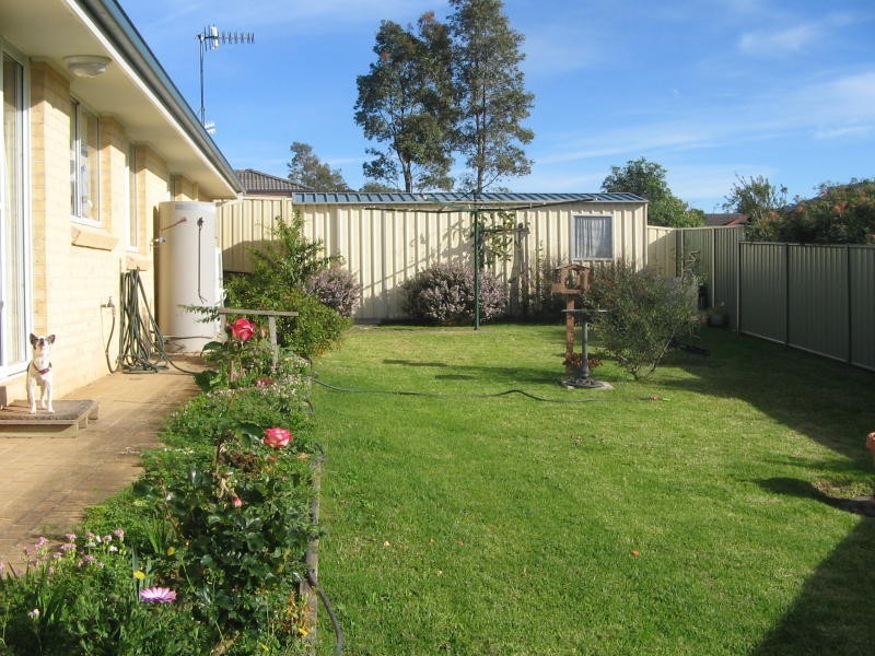 17 Hibiscus Place, Bomaderry NSW 2541