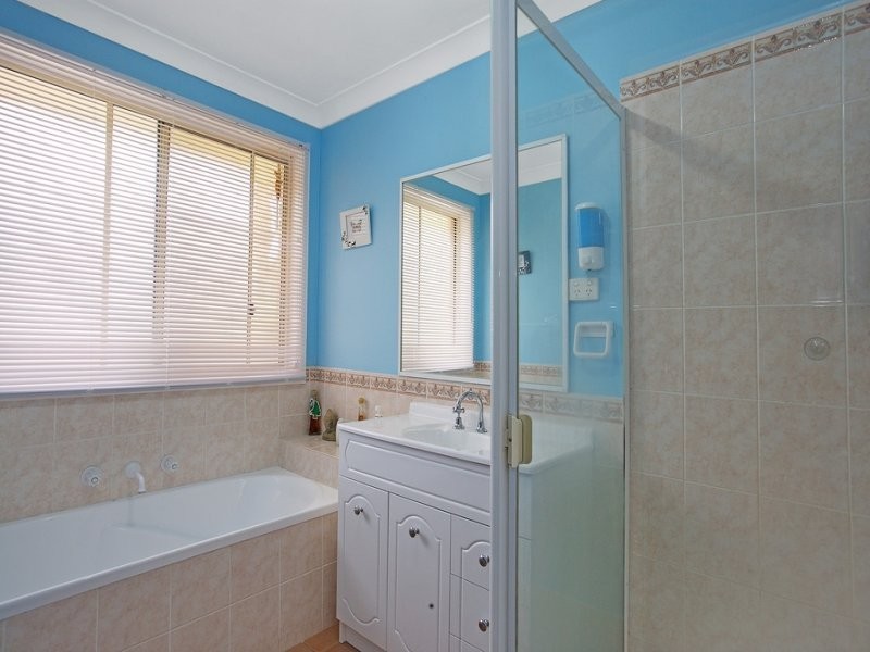 16 Olympic Drive, West Nowra NSW 2541