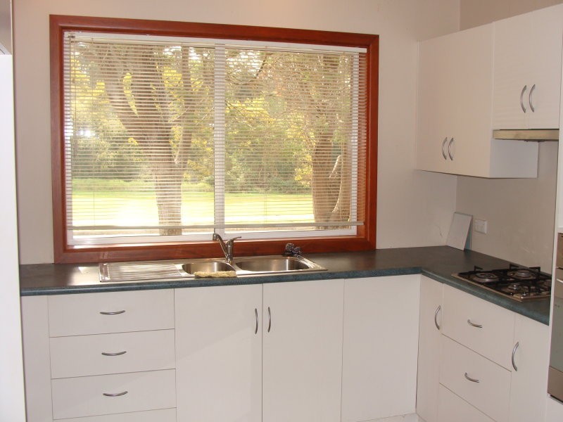 32 Albatross Road, Nowra NSW 2541