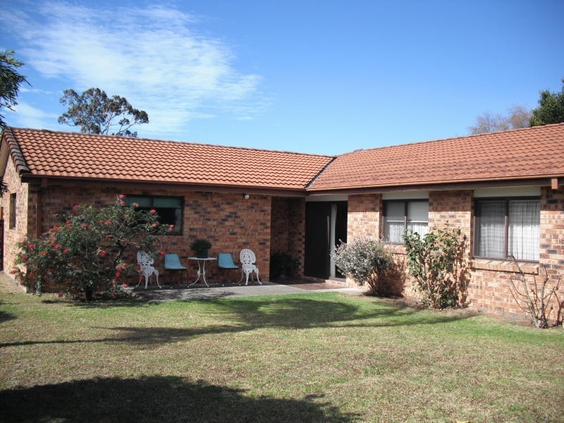 30 Ferntree Drive, Bomaderry NSW 2541