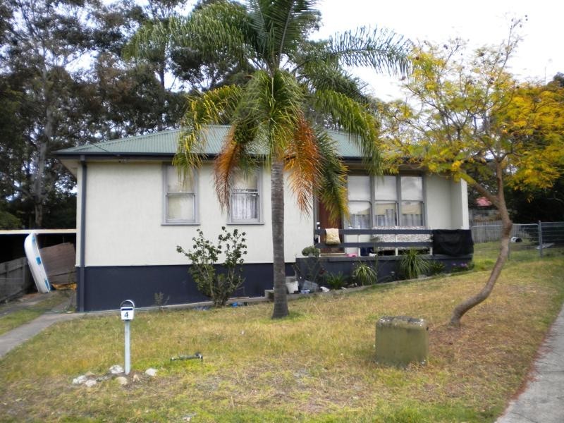 4 Bourne Avenue, Nowra NSW 2541