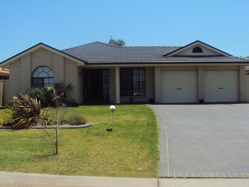 12 Mintbush Crescent, Worrigee NSW 2540