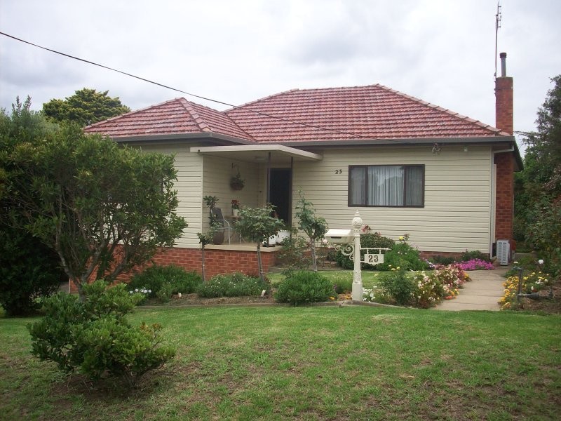 23 Dalwah Street, Bomaderry NSW 2541
