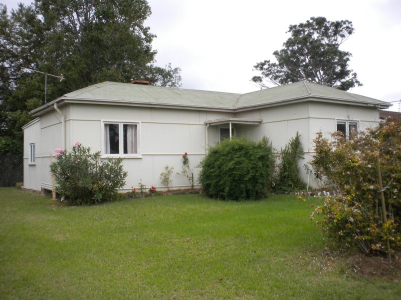 8 Hollands Road, Nowra NSW 2541
