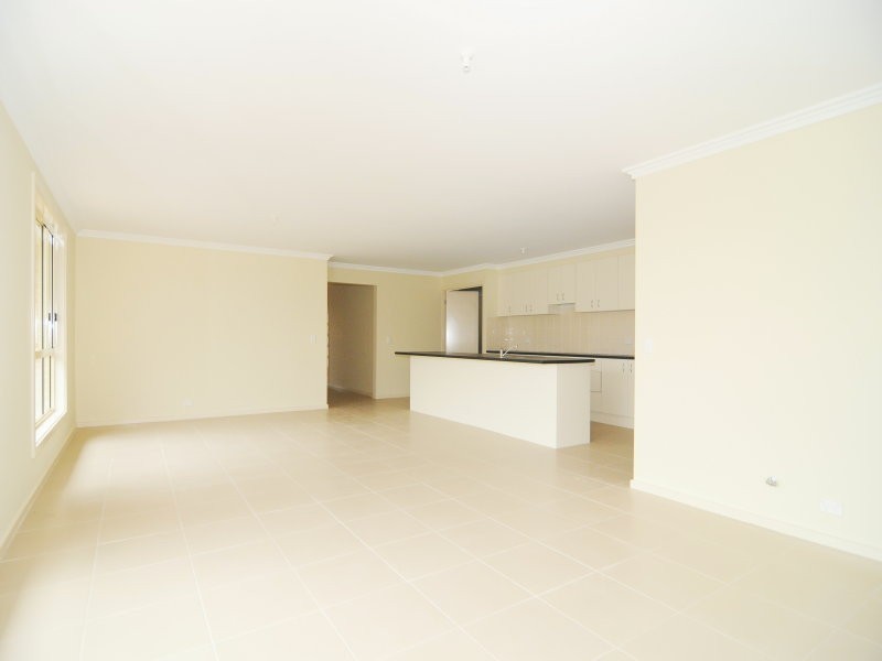 16 Royal Street, Worrigee NSW 2540