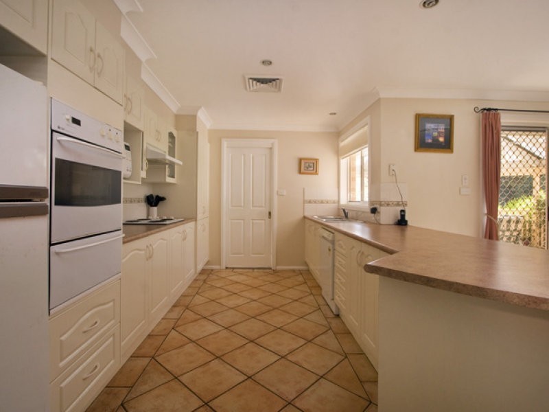 14 Magnolia Grove, Bomaderry NSW 2541