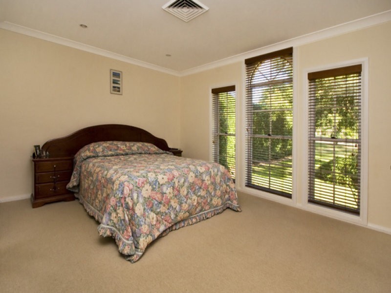 14 Magnolia Grove, Bomaderry NSW 2541