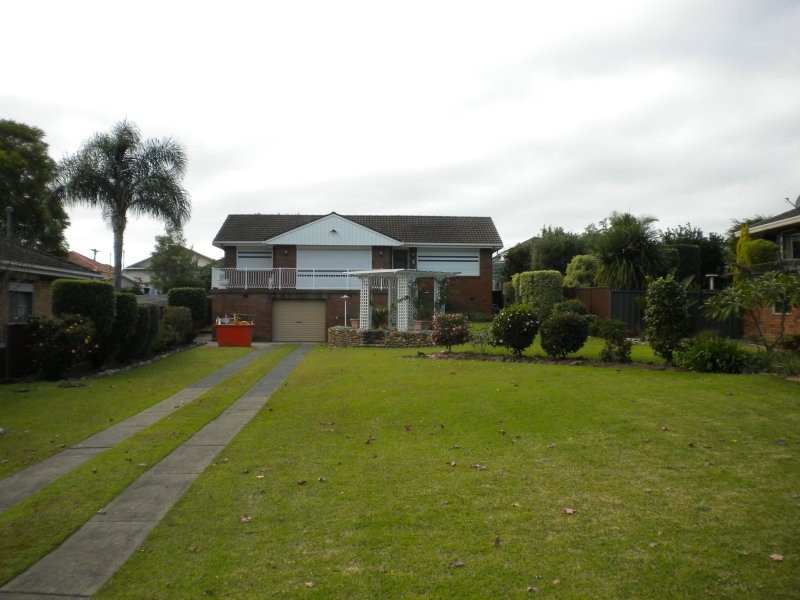 18 Colyer Avenue, Nowra NSW 2541