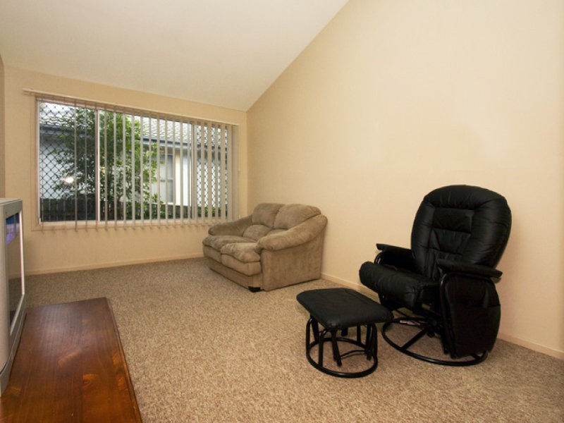 26 Edwards Avenue, Bomaderry NSW 2541