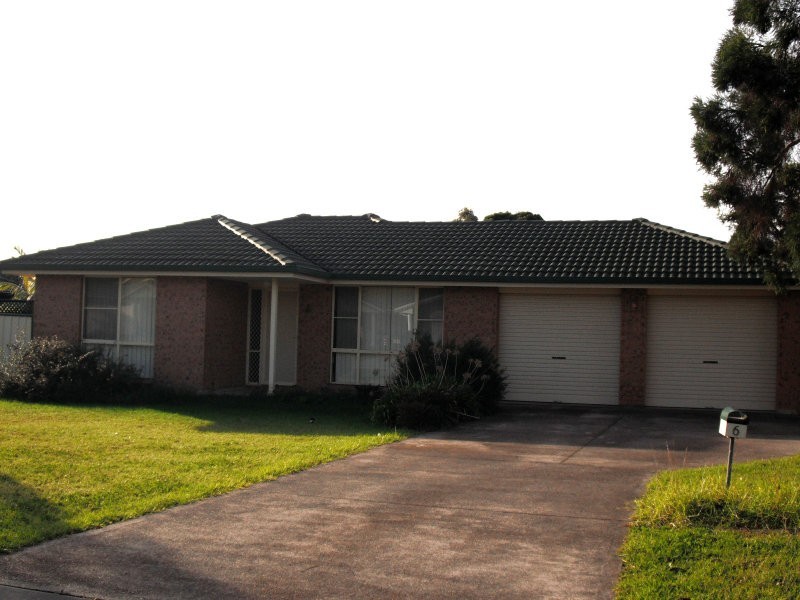 6 St James Crescent, Worrigee NSW 2540