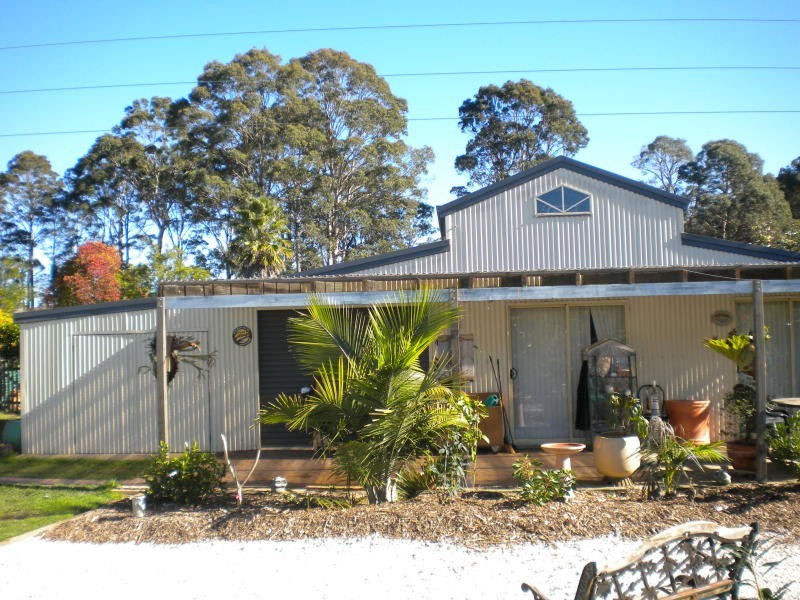 1 Lightwood Drive, West Nowra NSW 2541