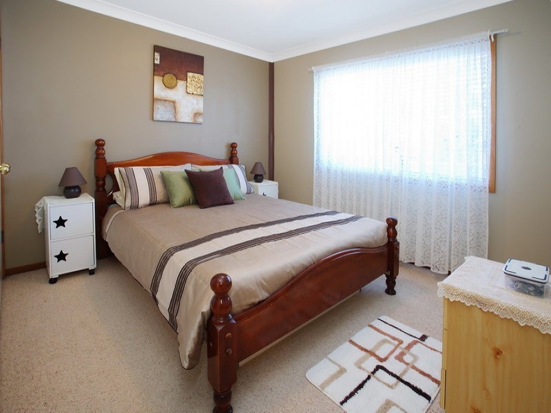 2 Farrelly Place, Bomaderry NSW 2541