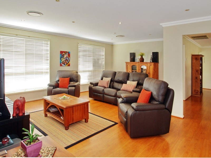 2 Burradoo Crescent, Worrigee NSW 2540