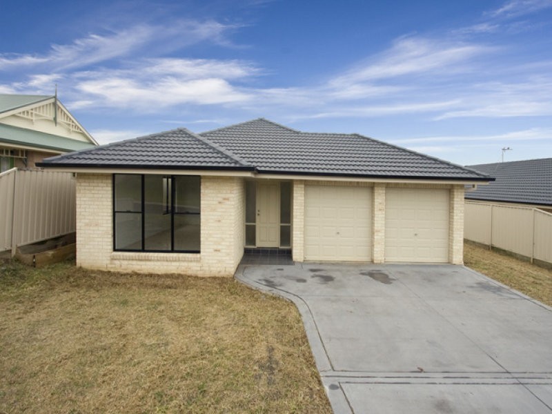 12 Warrigal Street, Worrigee NSW 2540