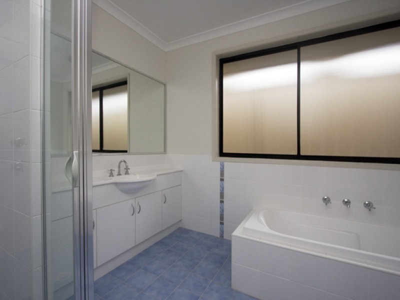 12 Warrigal Street, Worrigee NSW 2540