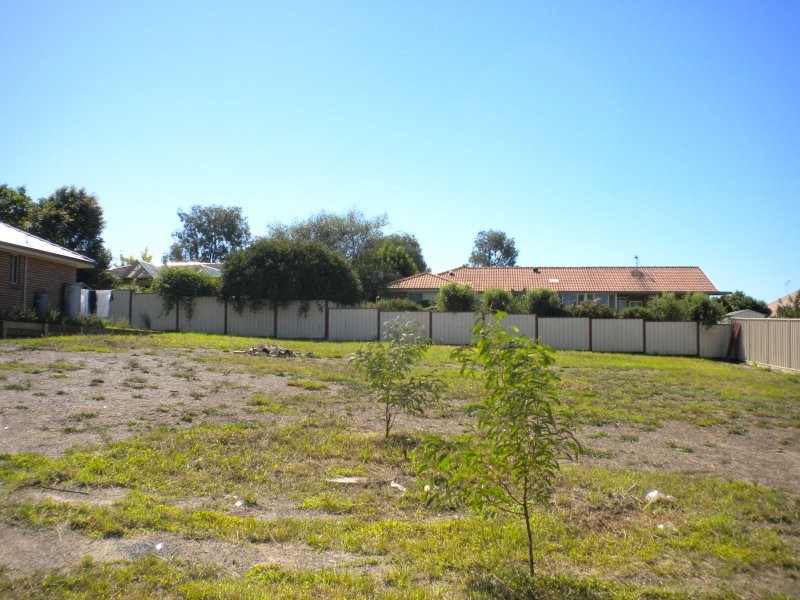 16 Barbata Grove, Worrigee NSW 2540