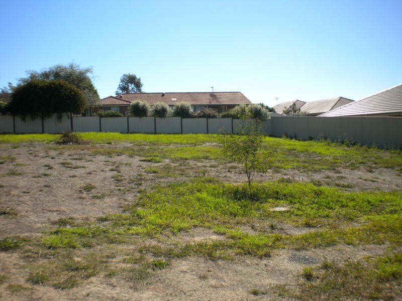 16 Barbata Grove, Worrigee NSW 2540