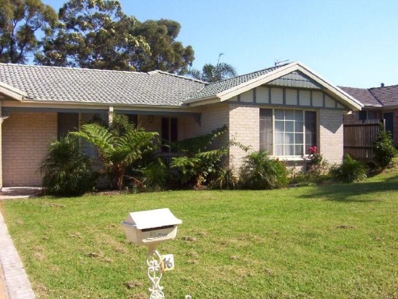 16 Stockley Close, West Nowra NSW 2541