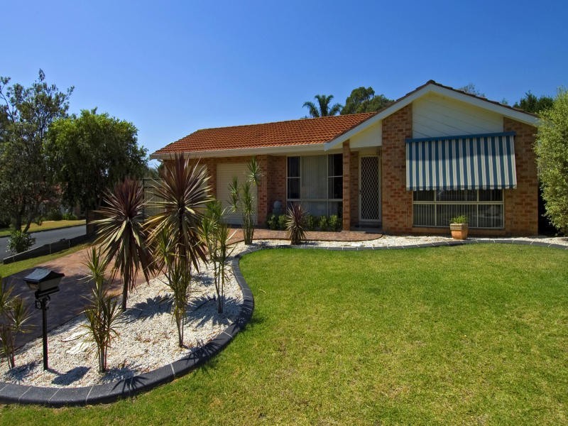 13 Regent Place, Bomaderry NSW 2541