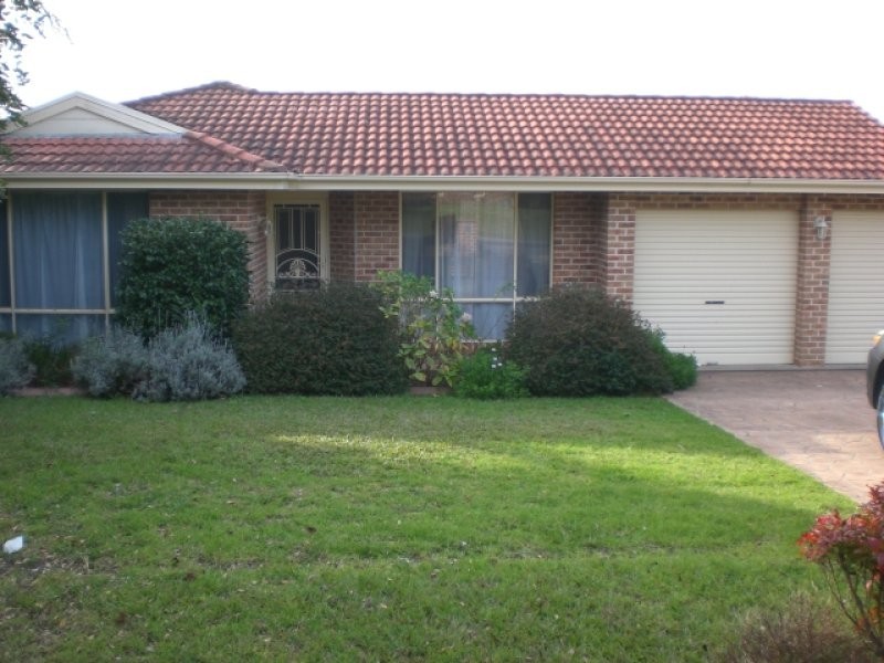 28 Illawarra Circuit, Worrigee NSW 2540