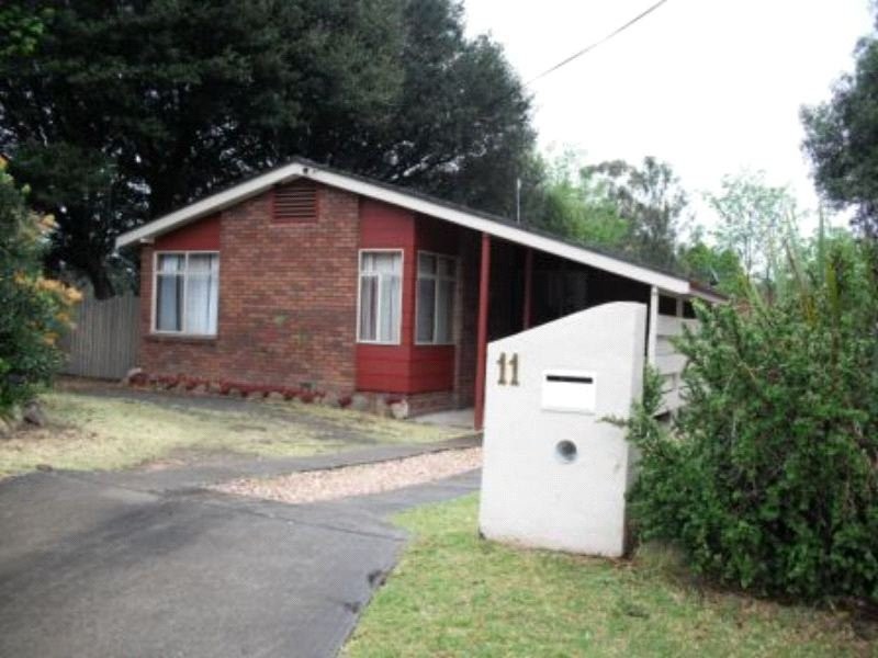 11 Sampson Crescent, Bomaderry NSW 2541