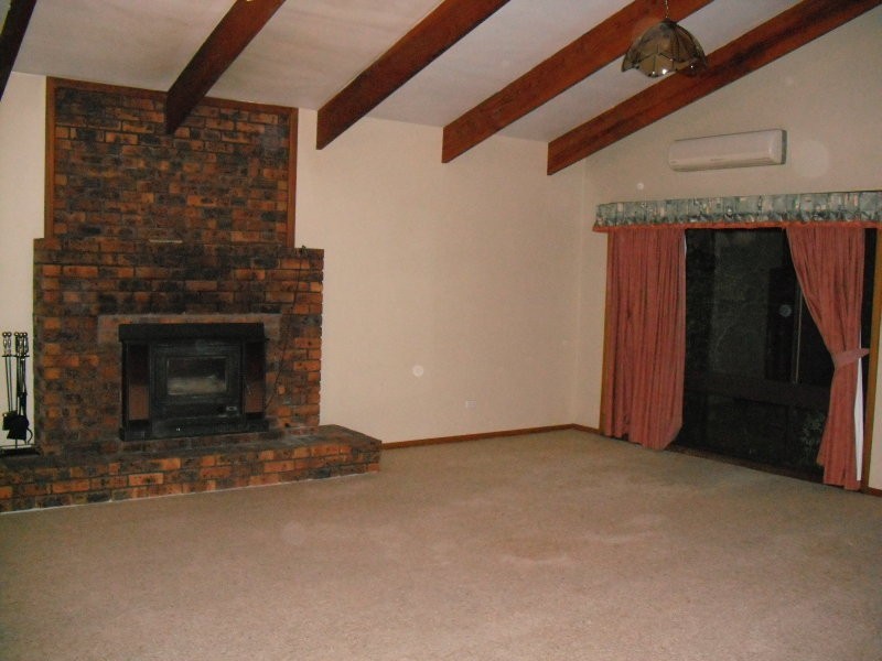 20 Cocos Palm Drive, Bomaderry NSW 2541