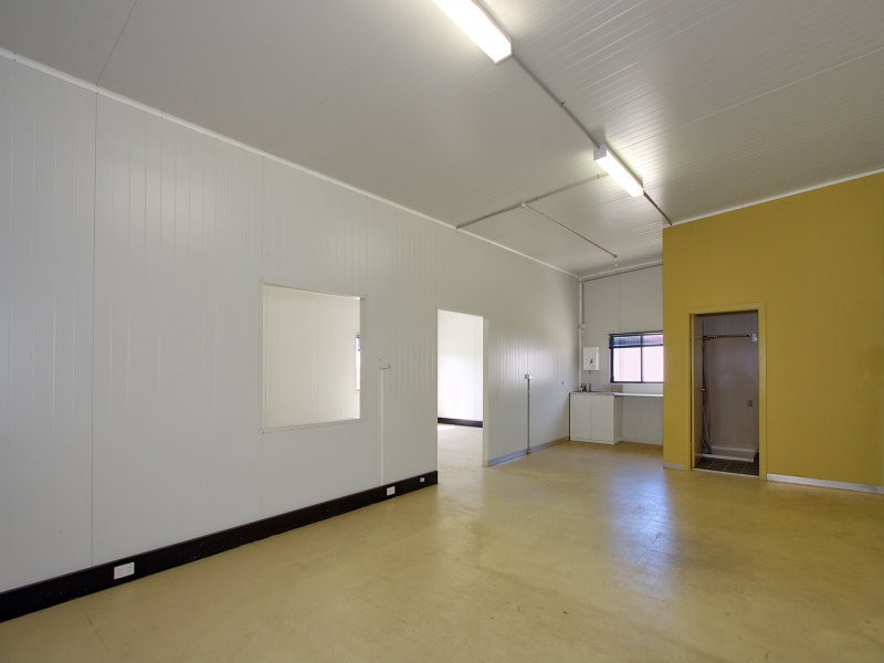 33 Norfolk Avenue, South Nowra NSW 2541