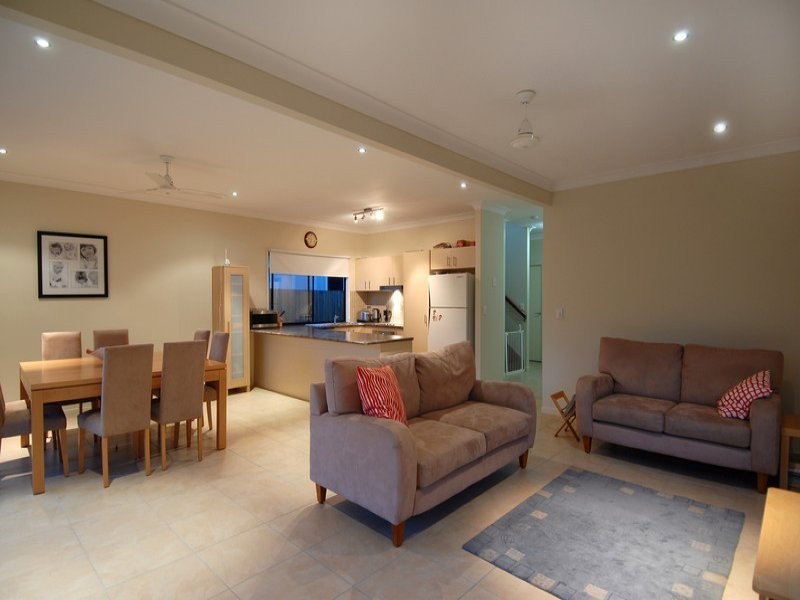 3 Fourteenth Ave, Kedron QLD 4031