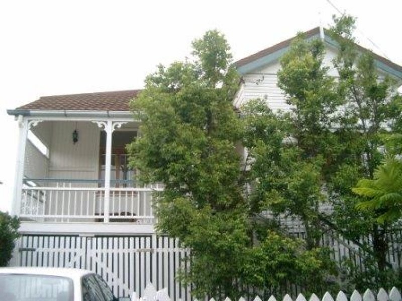 74 Winchester Street, Hamilton QLD 4007