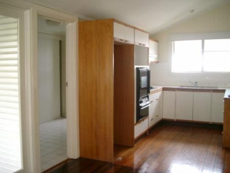 74 Winchester Street, Hamilton QLD 4007