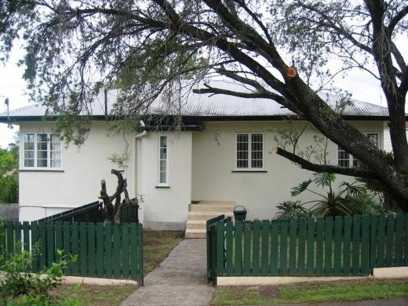 5 Thomas Street, Grange QLD 4051