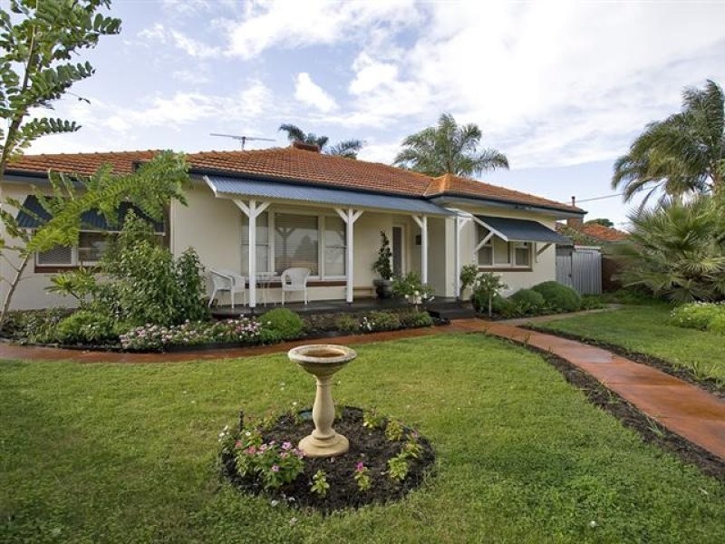 306 Flinders Street, Nollamara WA 6061