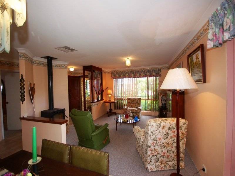 16 Tenggara Avenue, Two Rocks WA 6037