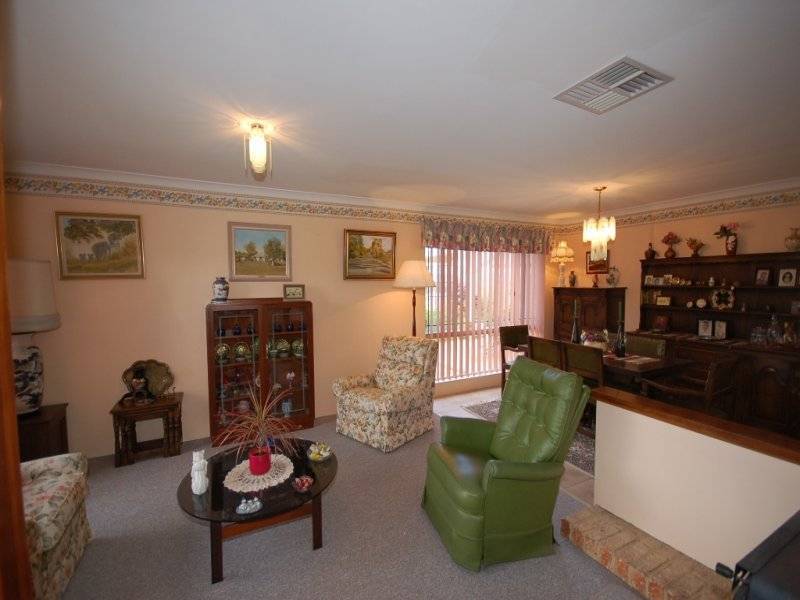 16 Tenggara Avenue, Two Rocks WA 6037