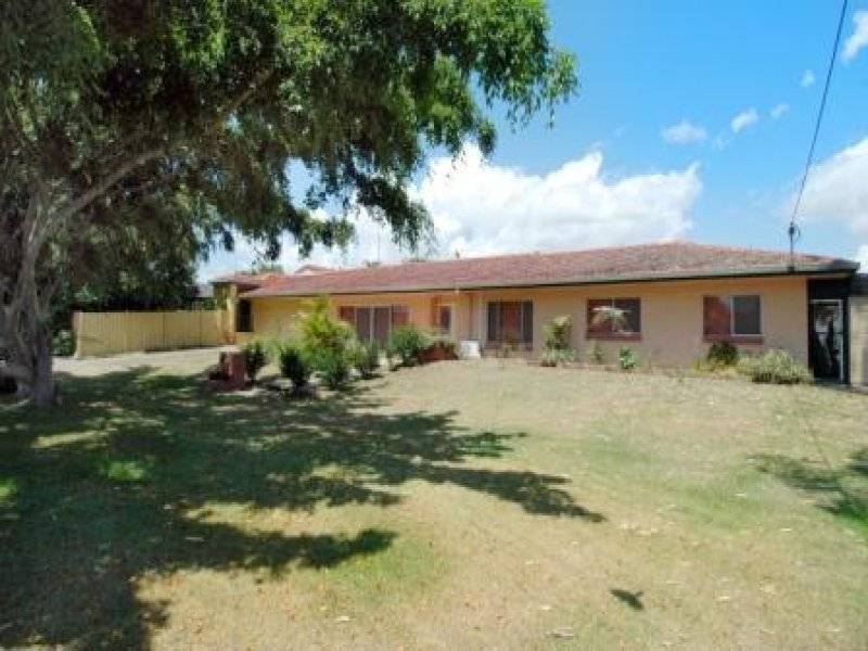 67 Clear Island Road, Broadbeach Waters QLD 4218