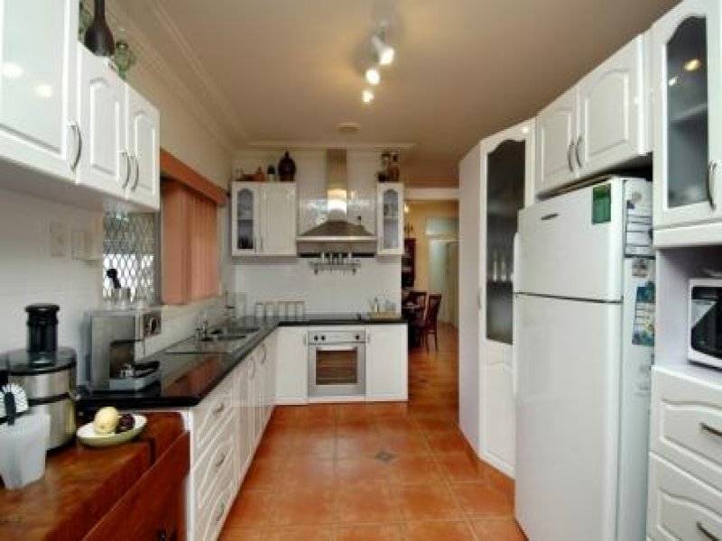 67 Clear Island Road, Broadbeach Waters QLD 4218